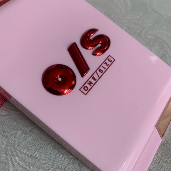 One/Size O/S Cheek Clapper 3D Blush Trio Attention Seeker BNIB - Picture 10 of 16